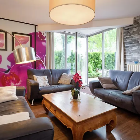 Vakantiehuis Cozy With Bubble Bath, Sauna And Hammam, Cleaning Included